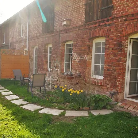 Neu Fewo Im Bauernhaus Mit Idyllischem Innenhof Und Naturgarten Mesekenhagen Exterior photo